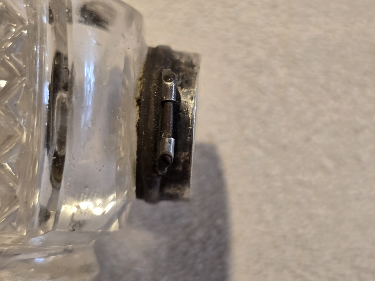  ancien flacon a sels  en cristal taillé -photo-4
