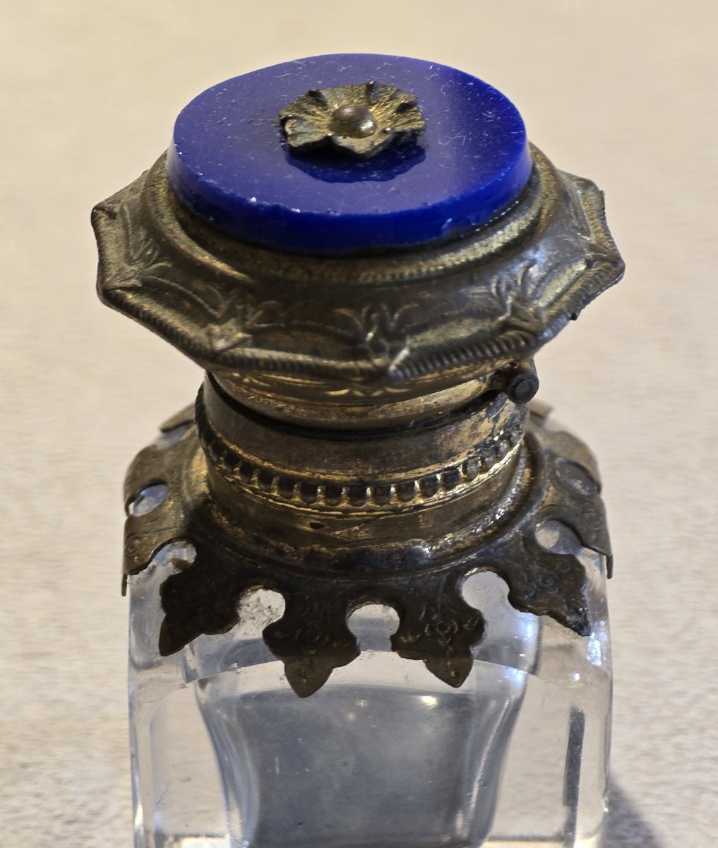 Ancienne ampoule à parfum en verre de forme carrée XIX ème siècle-photo-3