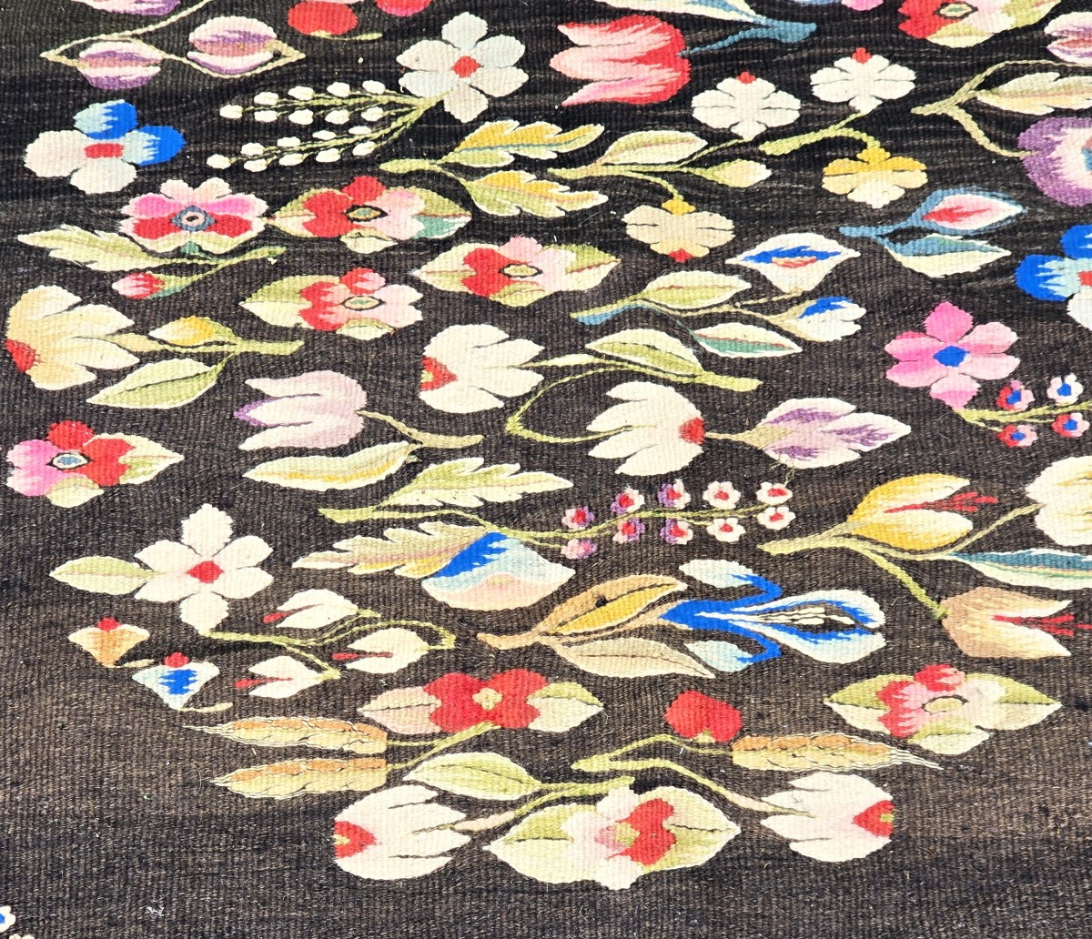 Old Oltenian Rug Handwoven In Wool Floral Design-photo-3