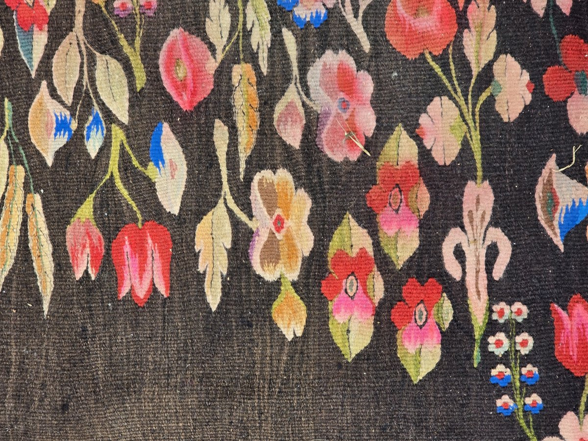 Old Oltenian Rug Handwoven In Wool Floral Design-photo-2