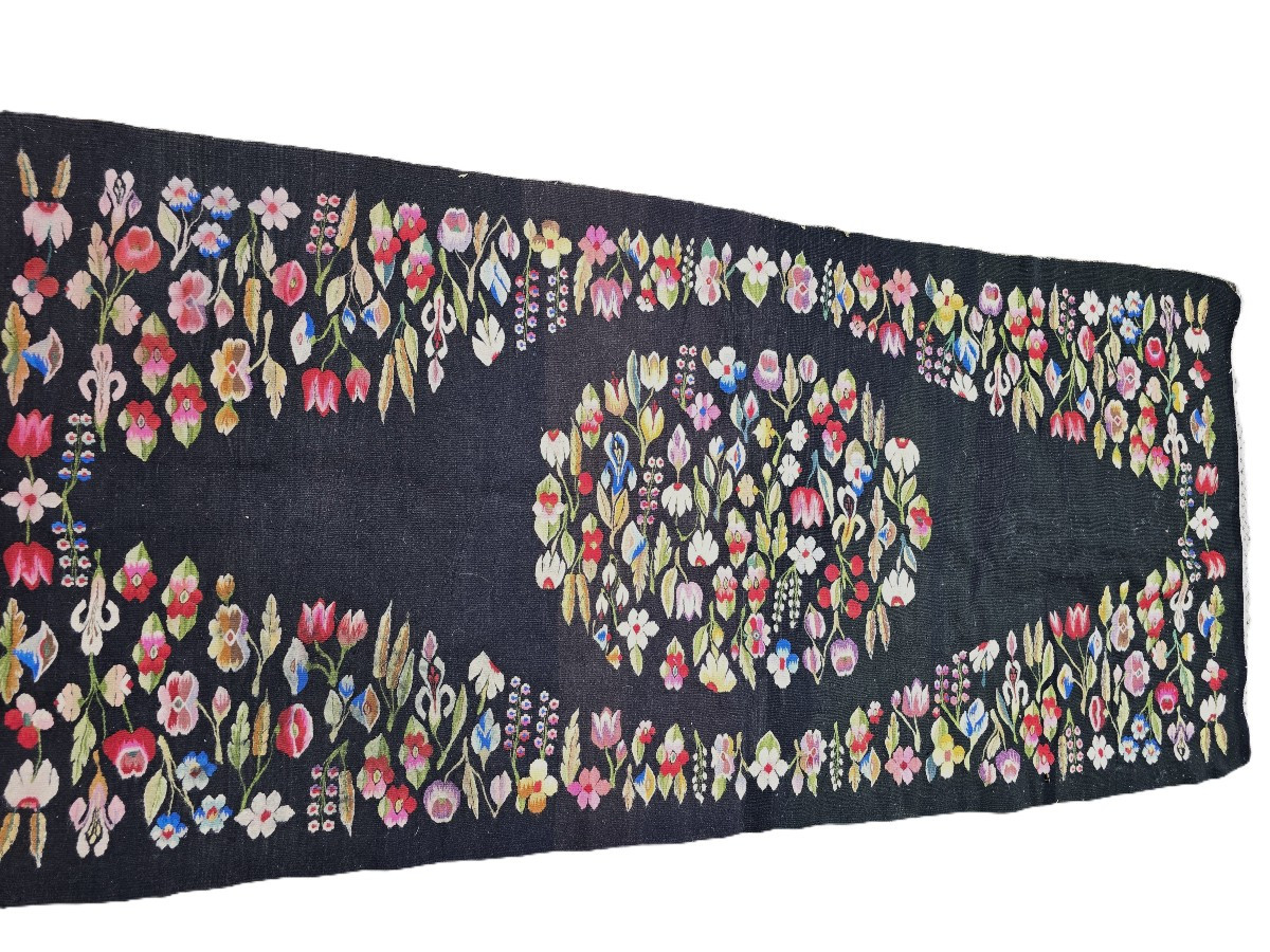 Old Oltenian Rug Handwoven In Wool Floral Design
