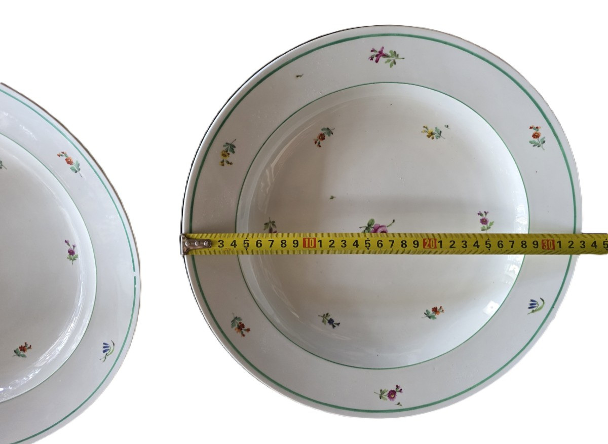 Covered Tureen And Pair Of Antique Viennese Porcelain Plates From The Late 18th Century-photo-7