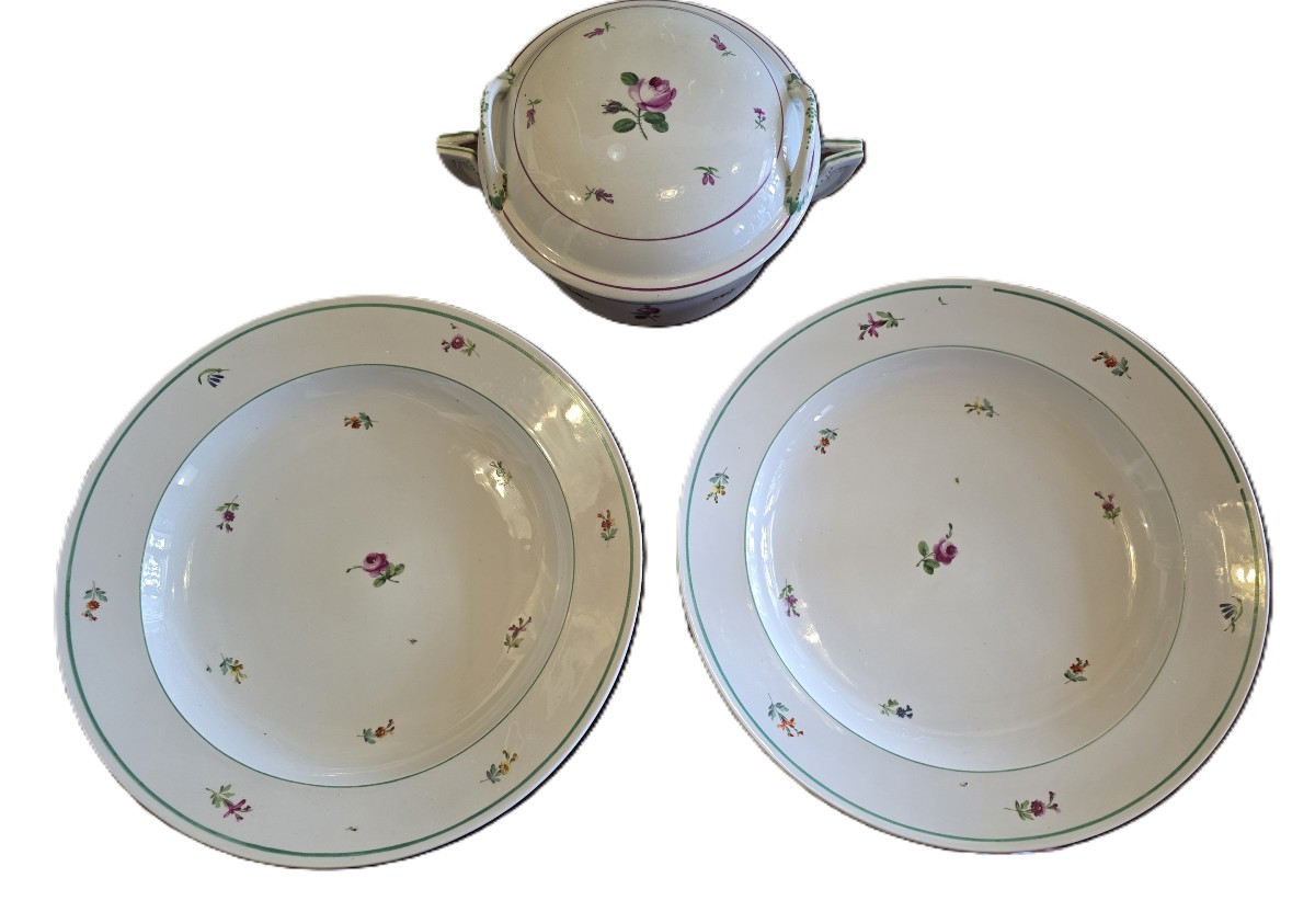 Covered Tureen And Pair Of Antique Viennese Porcelain Plates From The Late 18th Century