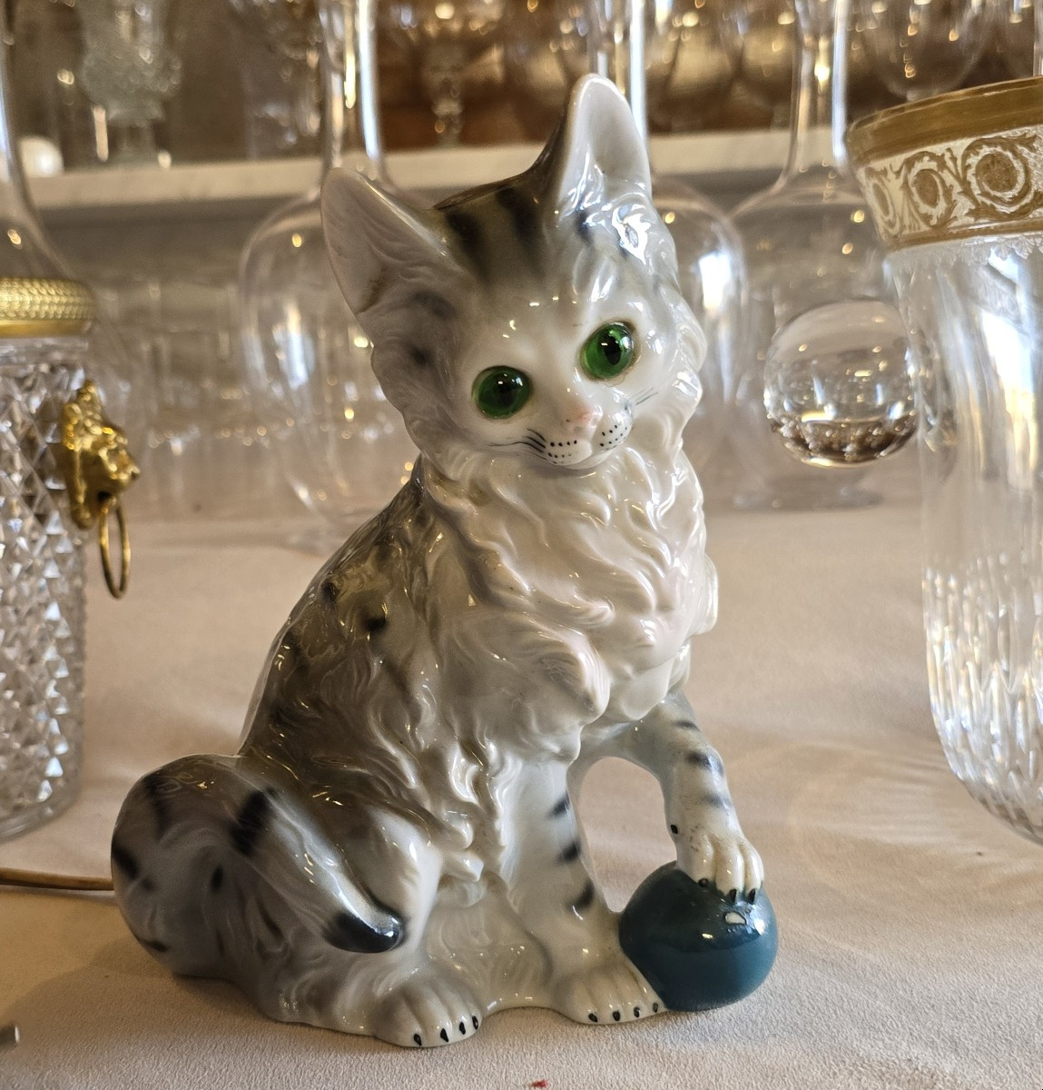 ancienne lampe veilleuse en céramique en forme de  chat