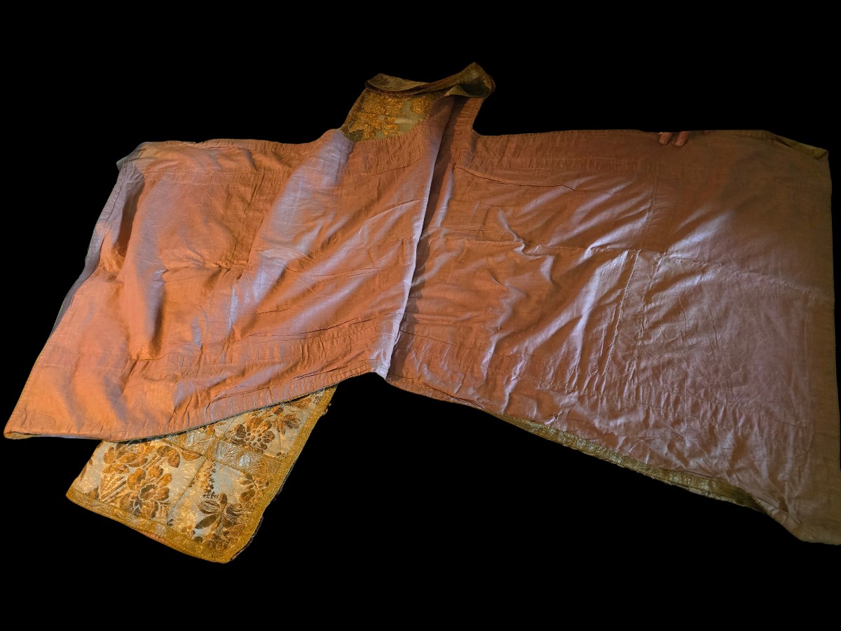 ancienne chasuble liturgique en brocart or-photo-3