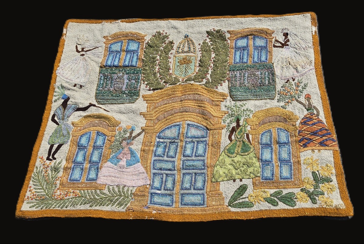 Textile Artwork Coroa Imperial By Madeleine Colaço, 118 × 148 Cm