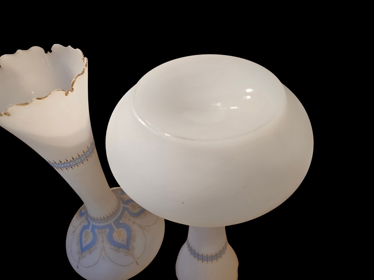 Paire de vases en opaline  émaillée XIX ème siècle  h 45 cm-photo-5