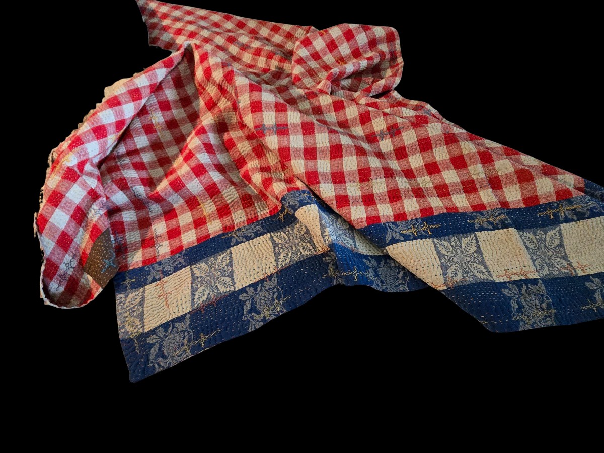 Kantha Quilt – Antique Traditional Textile From Bengal
