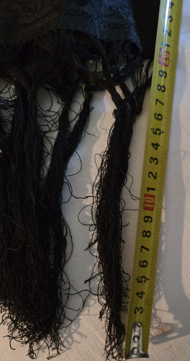 Antique Mourning Shawl In Silk-photo-2