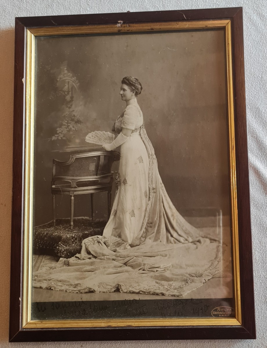 Silver Print Photograph Of An Aristocratic Lady, Kaufhaus Des Westens, Berlin, Circa 1910