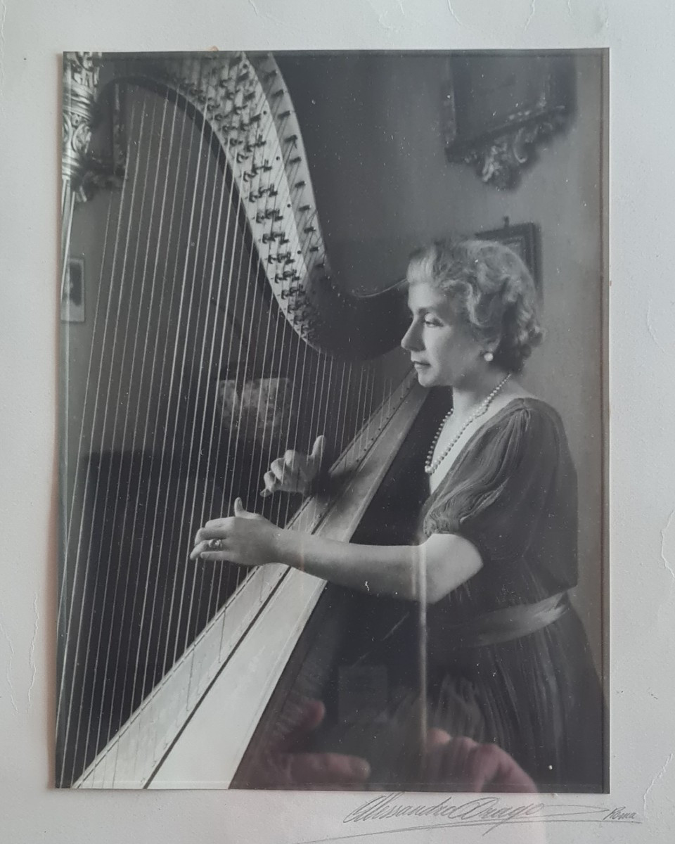 Gelatin Silver Photograph Of A Harpist, Rome Italy 1950 Circa-photo-2