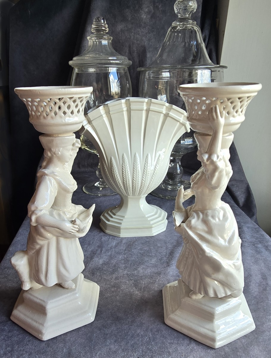 Set Consisting Of A Tulip Vase And Two Antique Faience Candlesticks-photo-3