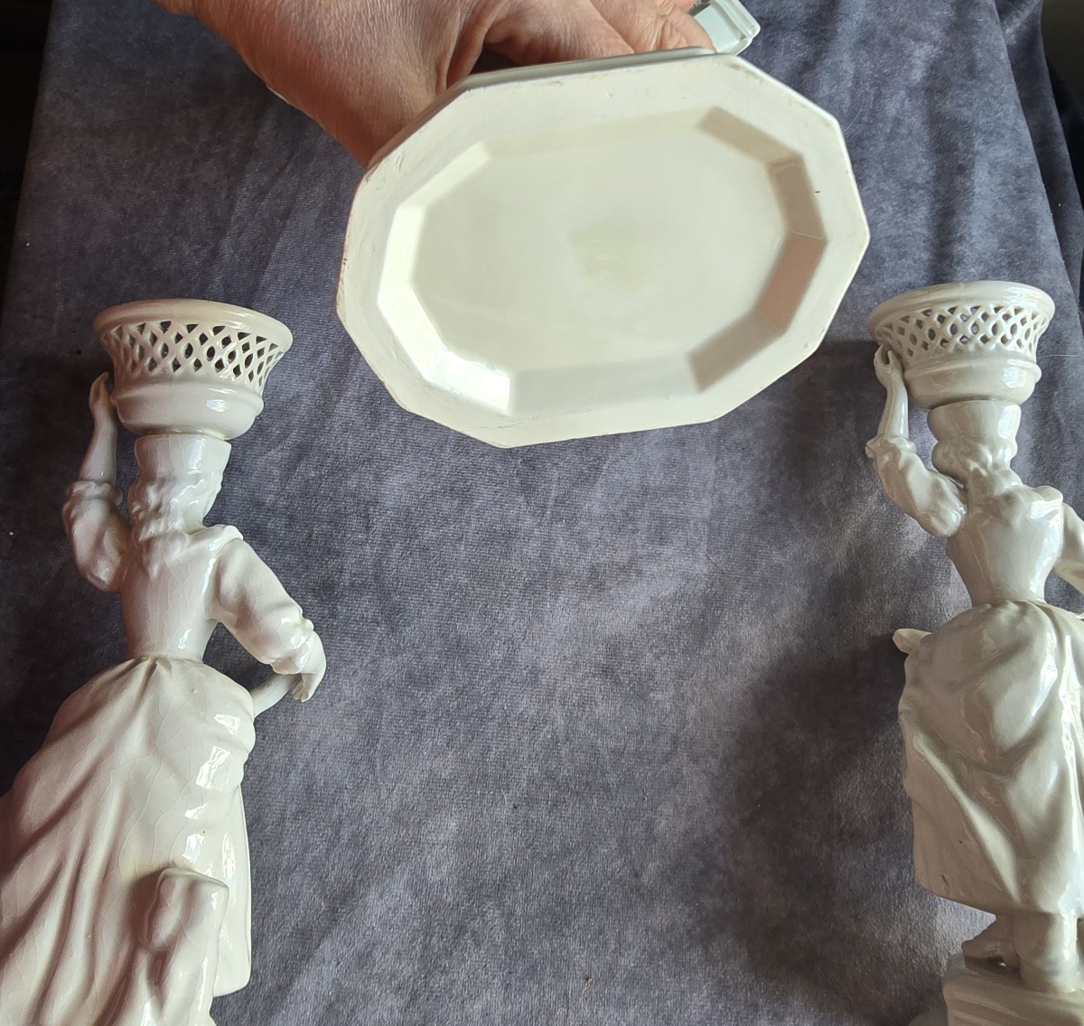Set Consisting Of A Tulip Vase And Two Antique Faience Candlesticks-photo-3