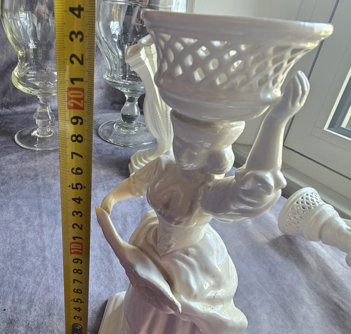 Set Consisting Of A Tulip Vase And Two Antique Faience Candlesticks-photo-7