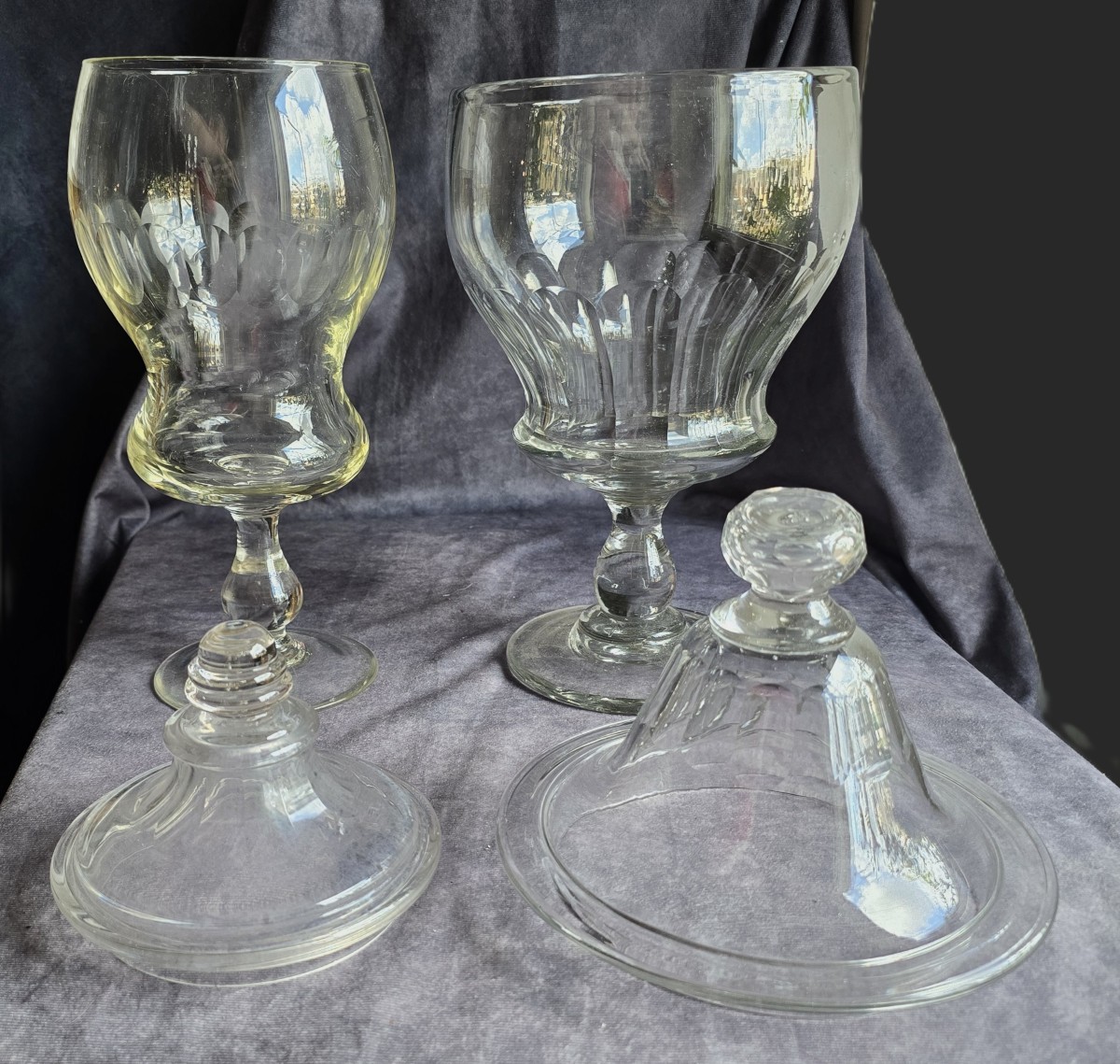 Paire de drageoirs anciens en cristal taillé avec couvercles-photo-2