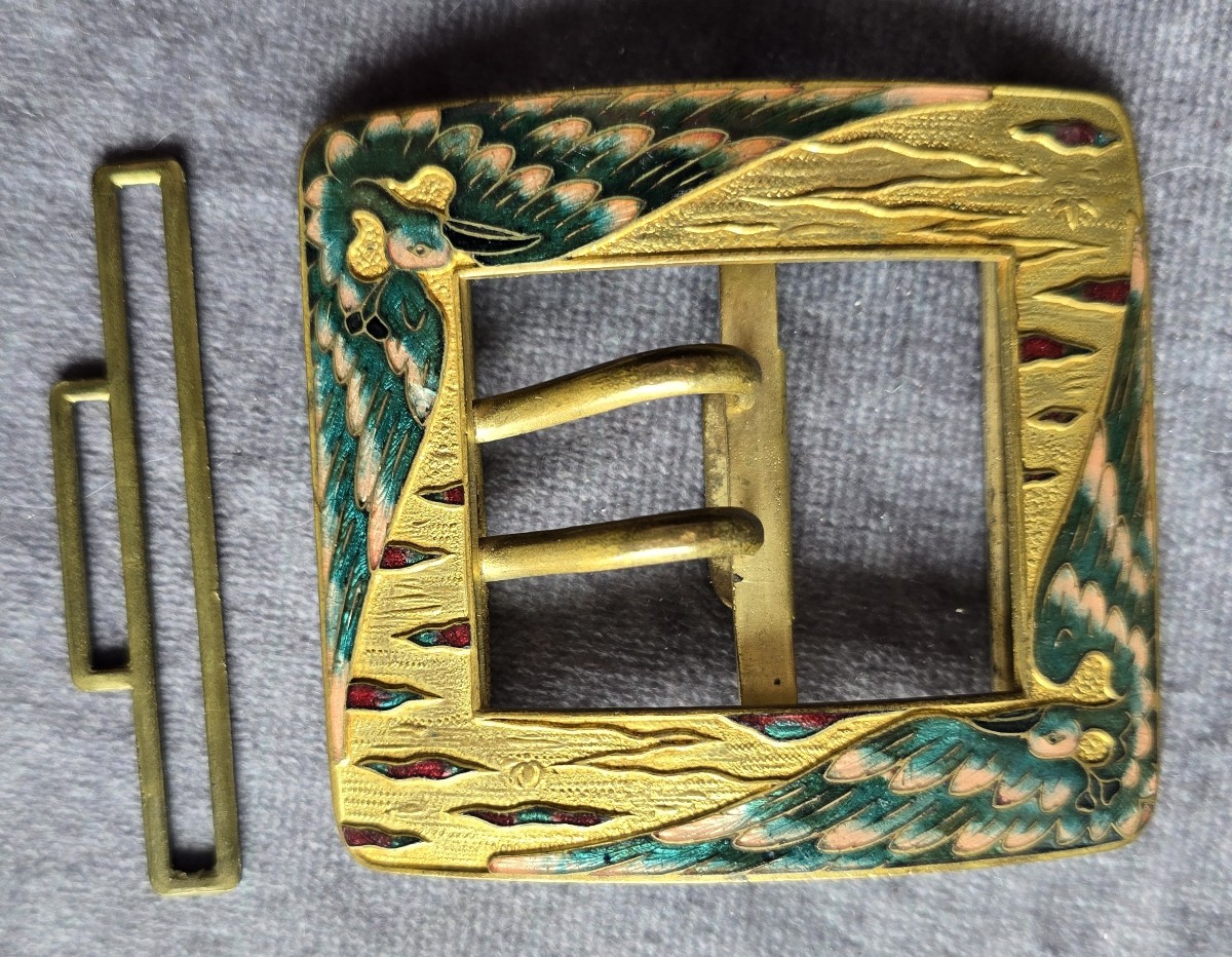 Boucle  Art Nouveau  en métal avec émaux cloisonnés, France fin XIXe siècle