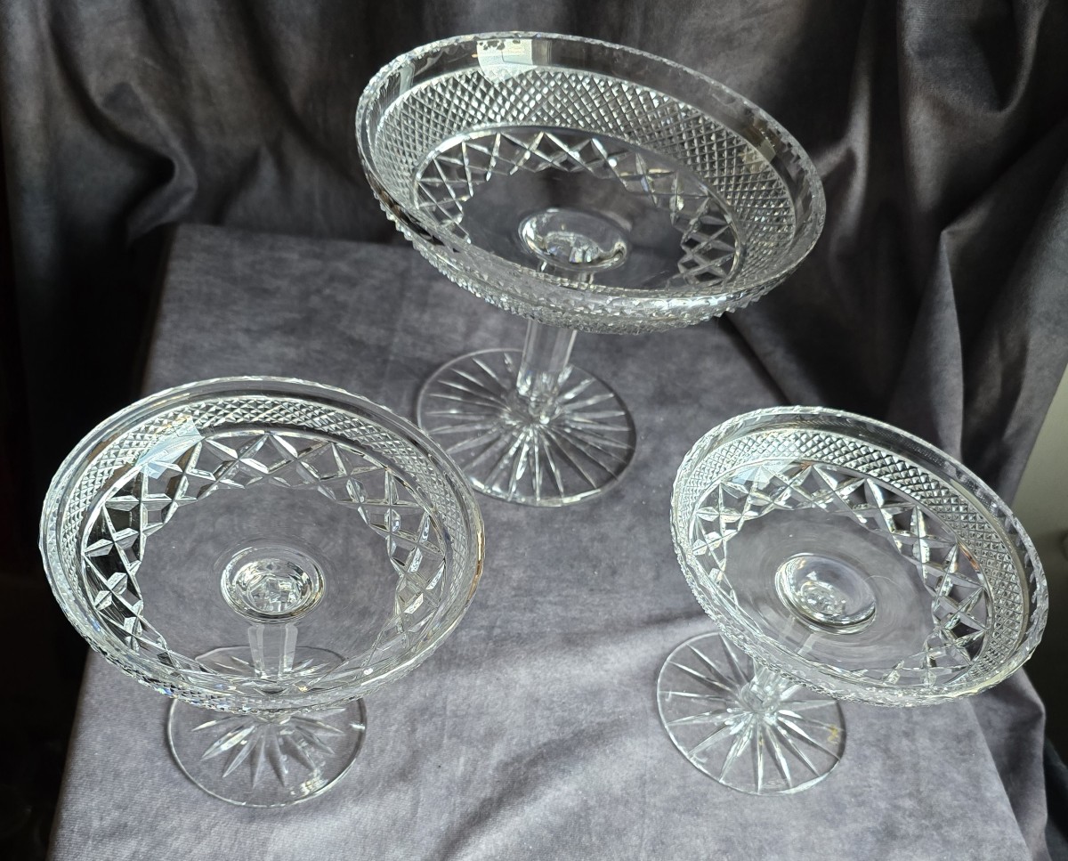 ensemble de 3 anciennes coupes sur pied en cristal taillé-photo-4