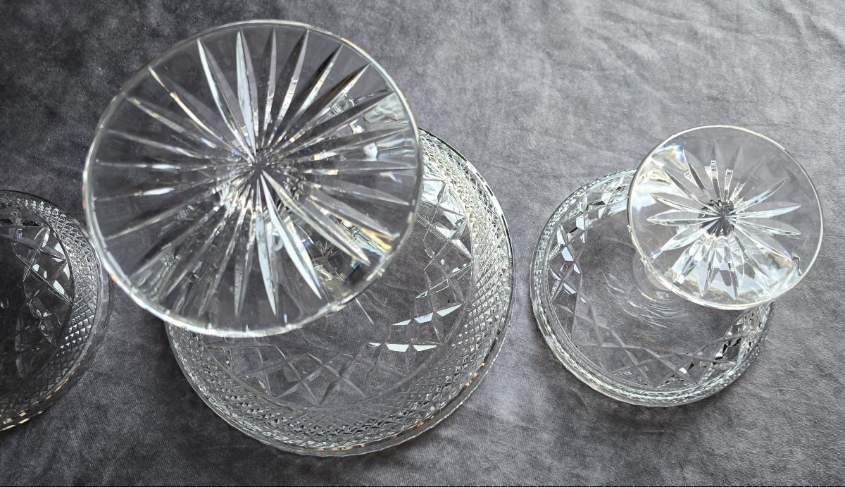 ensemble de 3 anciennes coupes sur pied en cristal taillé-photo-2