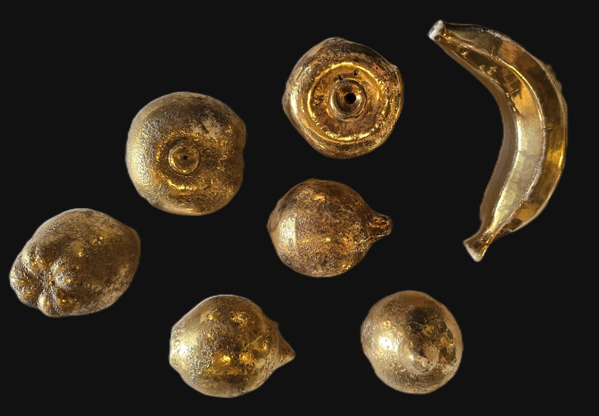 Centre de table sculptural avec fruits en céramique dorée, Italie, années 1980-photo-6