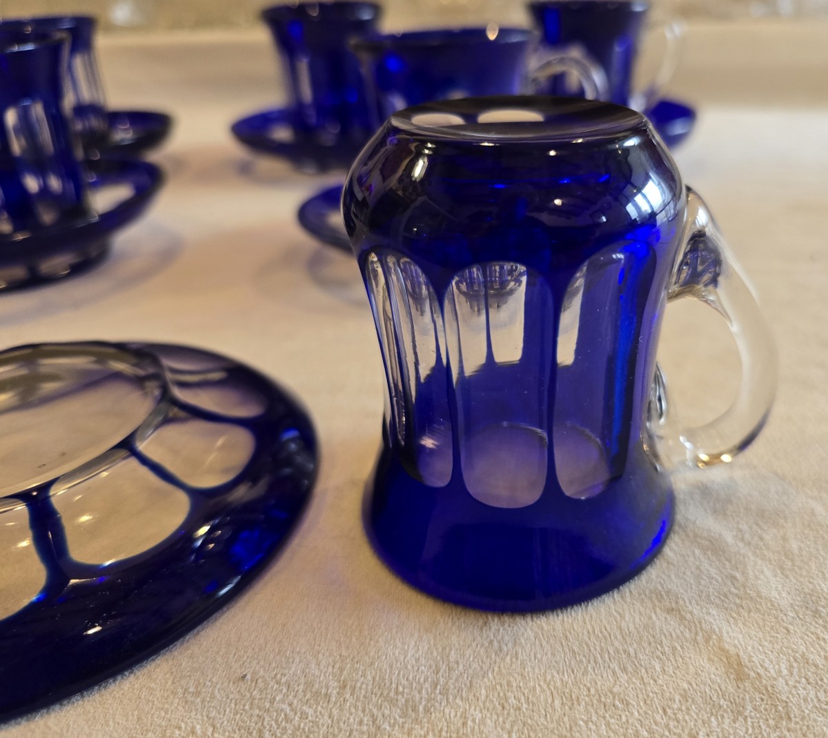 Set Of 6 Cups With Saucers In Double‑layered Glass, Vintage.-photo-1