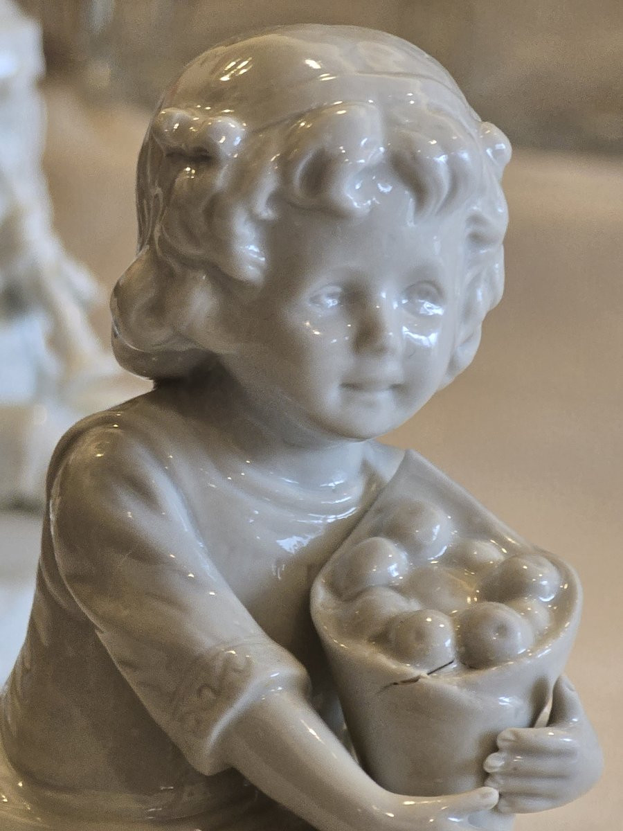 Pair Of Antique White Capodimonte Porcelain Figurines Depicting Children-photo-3
