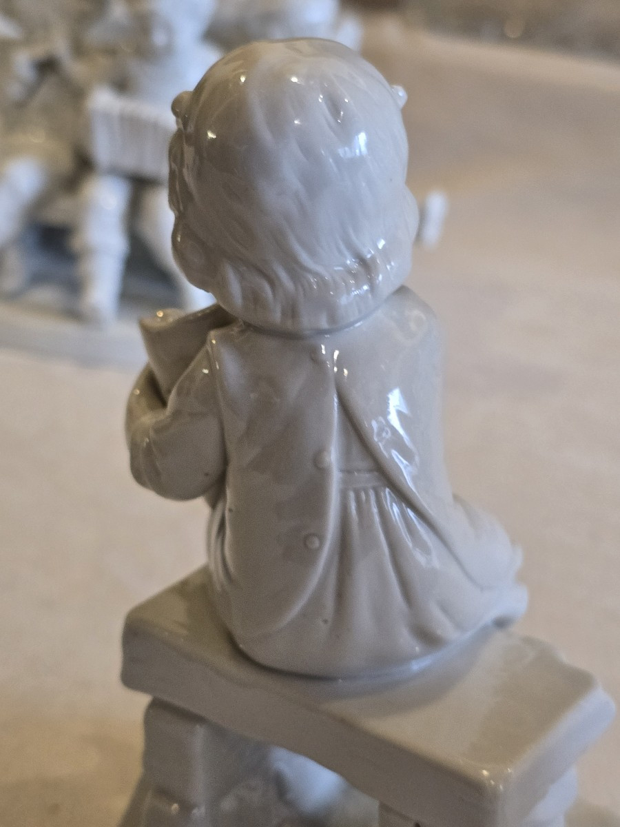 Pair Of Antique White Capodimonte Porcelain Figurines Depicting Children-photo-5