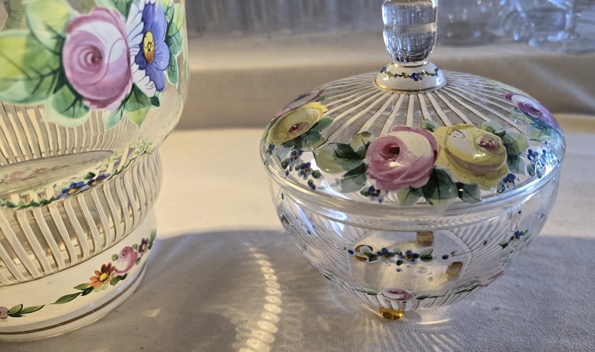 Set  Antique Bowl And Lidded Bonbonnière In Enameled Glass-photo-3