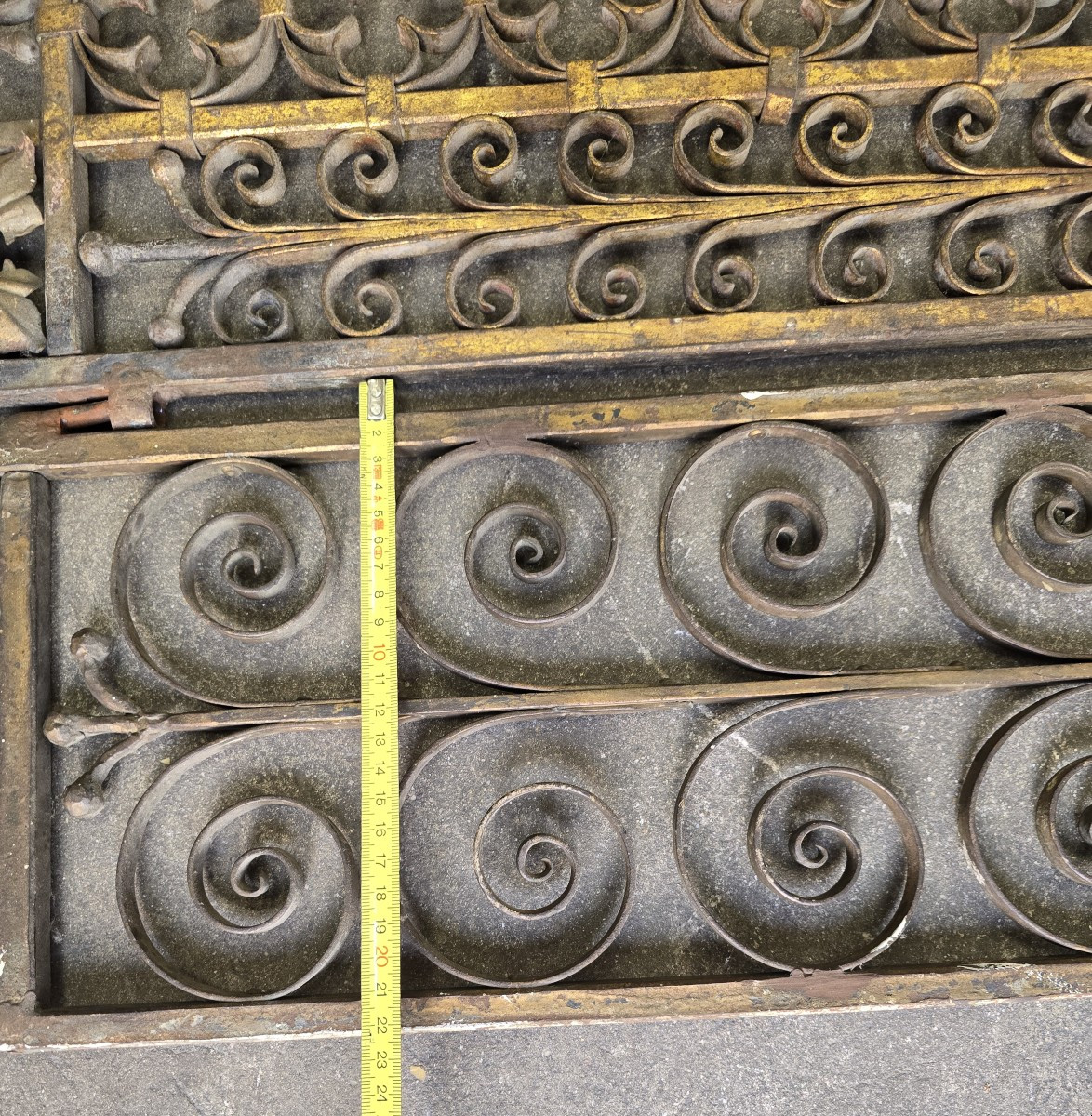 Antique Interior Wrought‑iron Gilded Grille – Italy, First Half Of The 20th Century.-photo-5