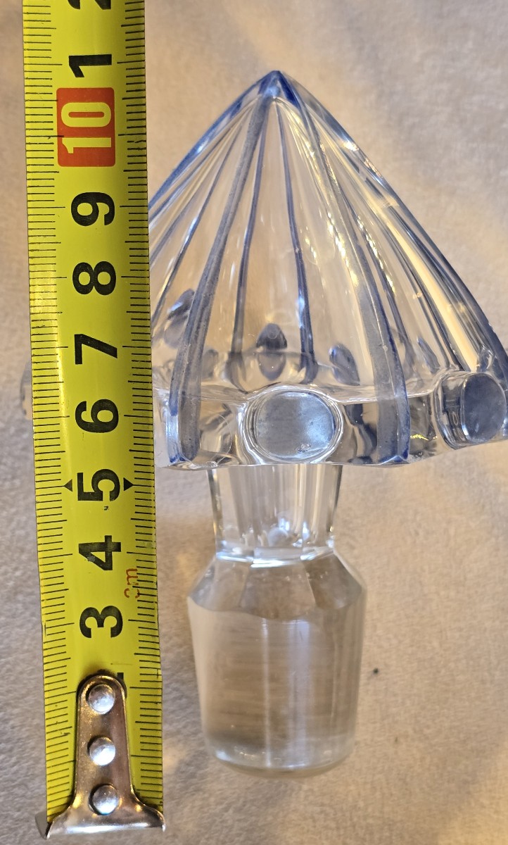 Pair Of Antique Cut‑crystal Whisky Decanters With Engraved Coronet, Victorian Period-photo-3