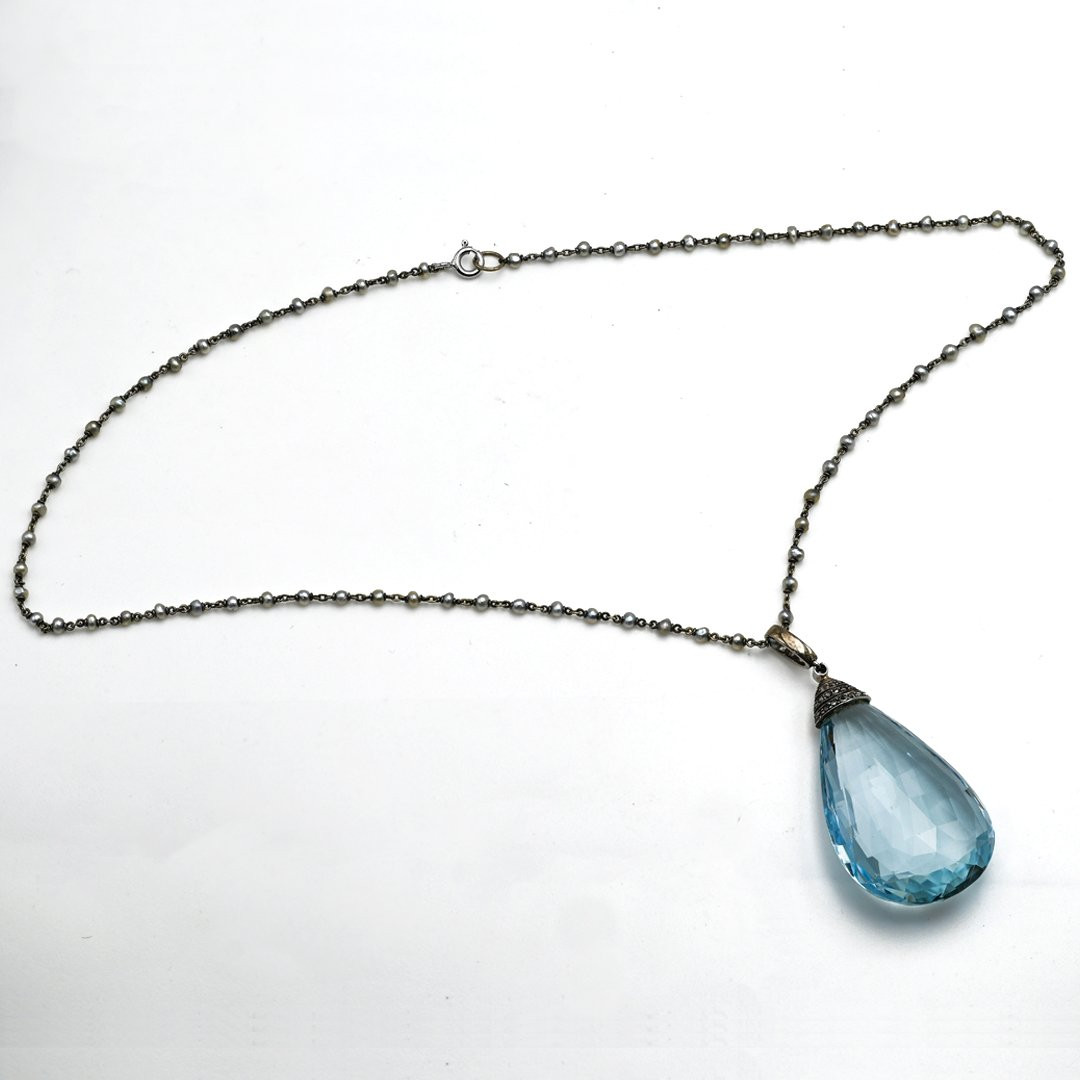Importante aigue‑marine de 70 carats montée en pendentif sur collier en platine-photo-2