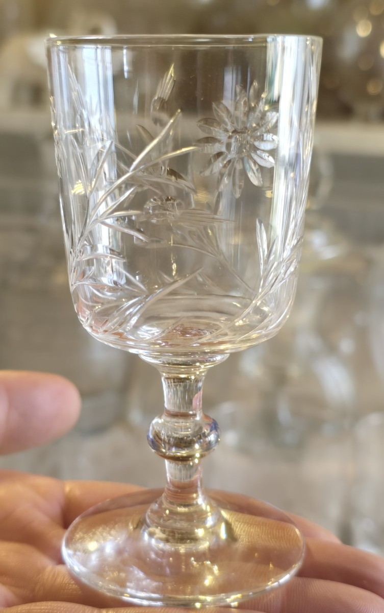 lot de 4 verres à vin  h 11,8 cm, Baccarat décor de marguerites, fin XIX ème siècle-photo-3