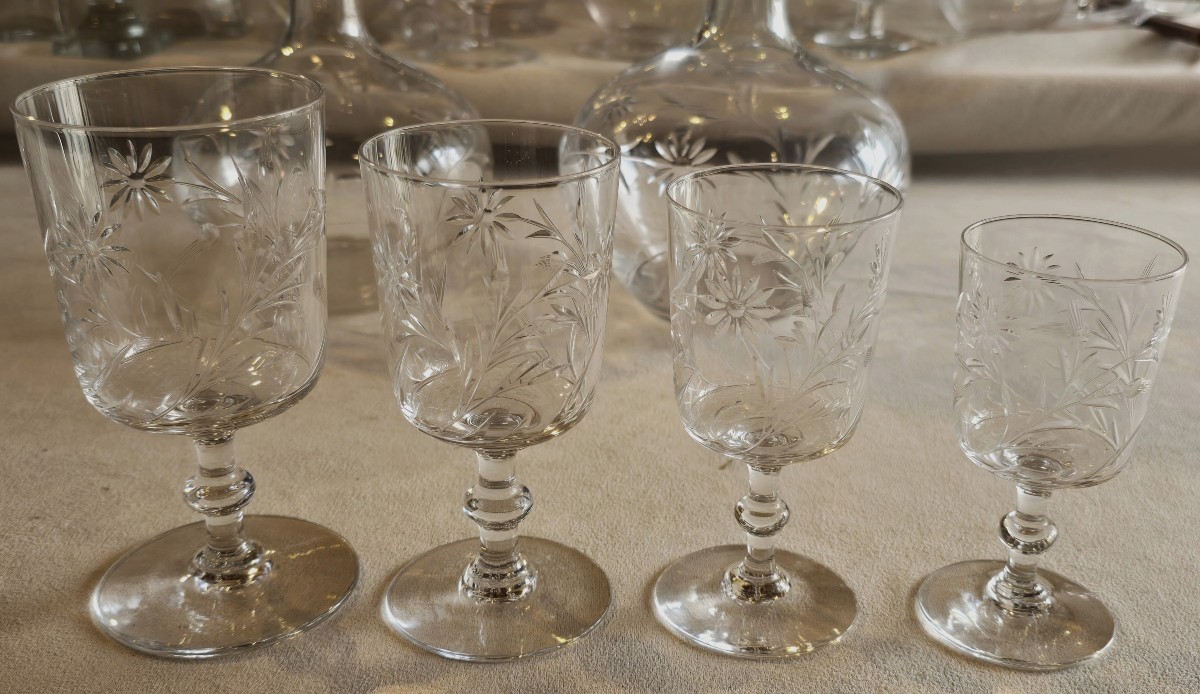 lot de 4 verres à vin  h 11,8 cm, Baccarat décor de marguerites, fin XIX ème siècle-photo-3