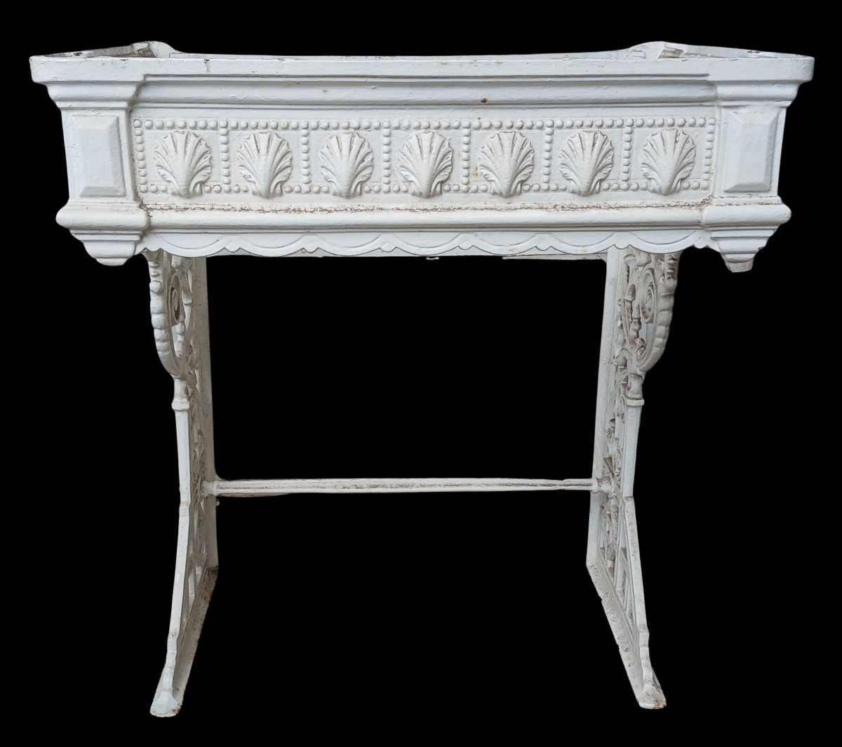 ancienne base de lavabo en fonte émaillée blanche, fin du XIXᵉ siècle