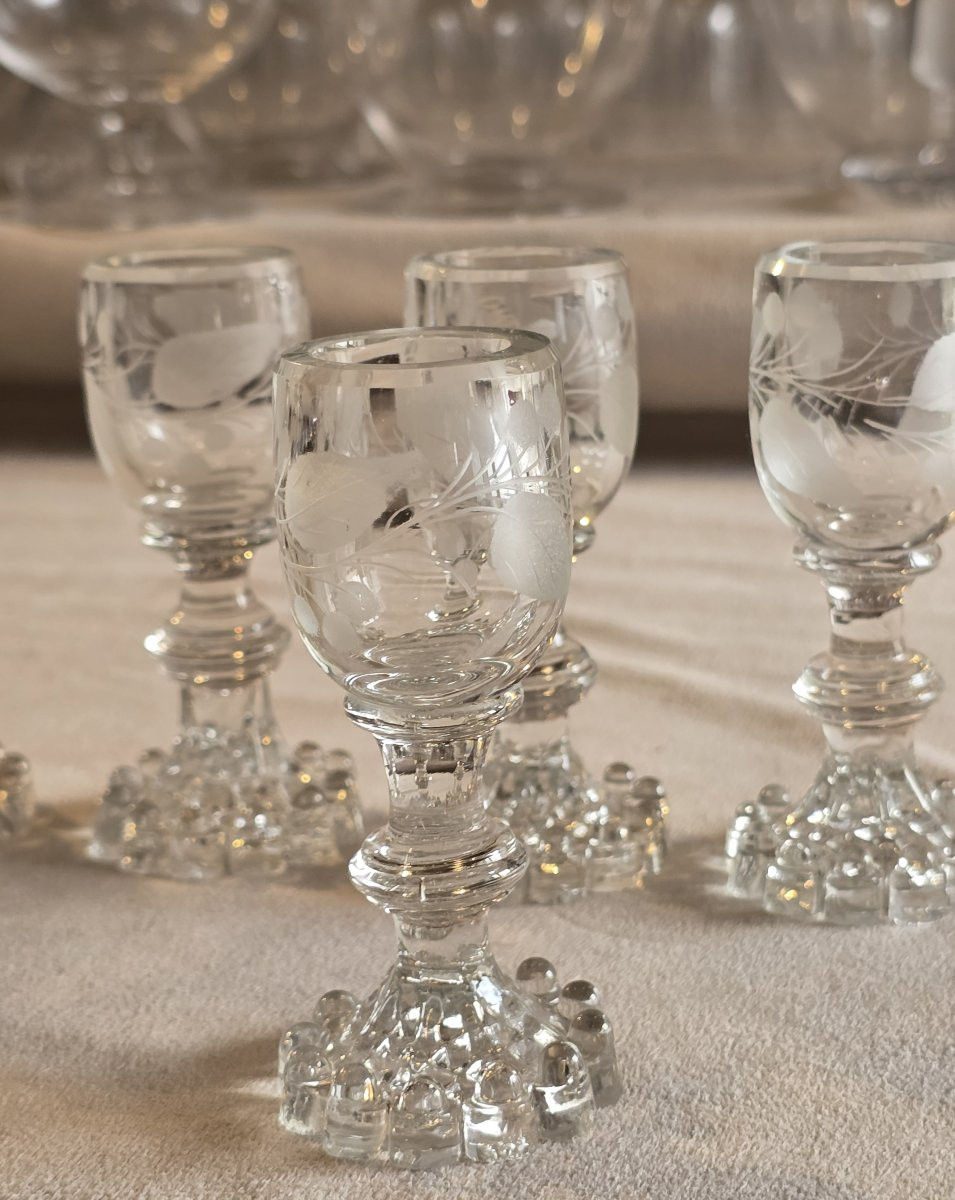  ensemble de 6 anciens verres à liqueur XIX ème s en verre moulé et gravé-photo-2