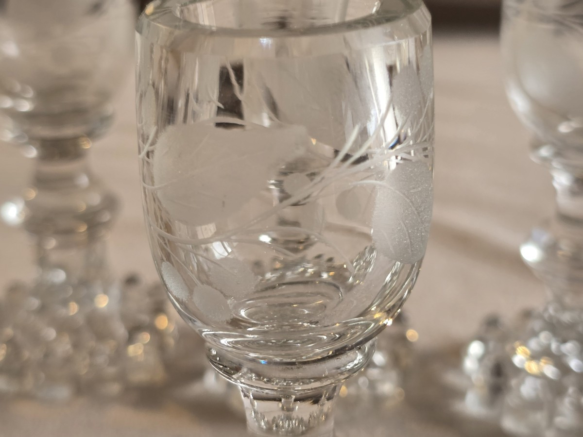  ensemble de 6 anciens verres à liqueur XIX ème s en verre moulé et gravé-photo-4