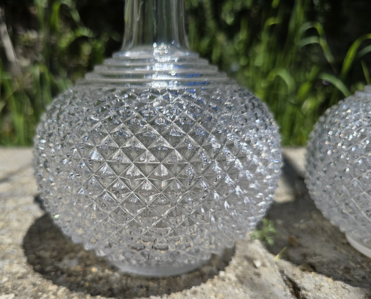  Reunion quatre carafes cristal Baccarat anciennes Baccarat mod. pointes de diamants-photo-1