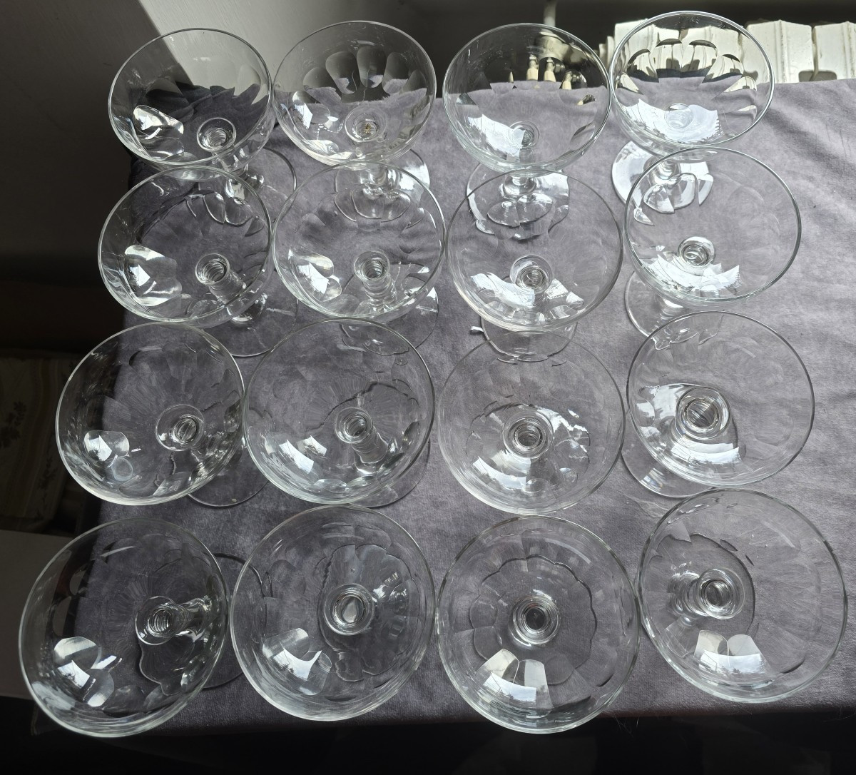  Reunion de 16 anciennes coupes sur pied  cristal Baccarat modèle Clermont-photo-3