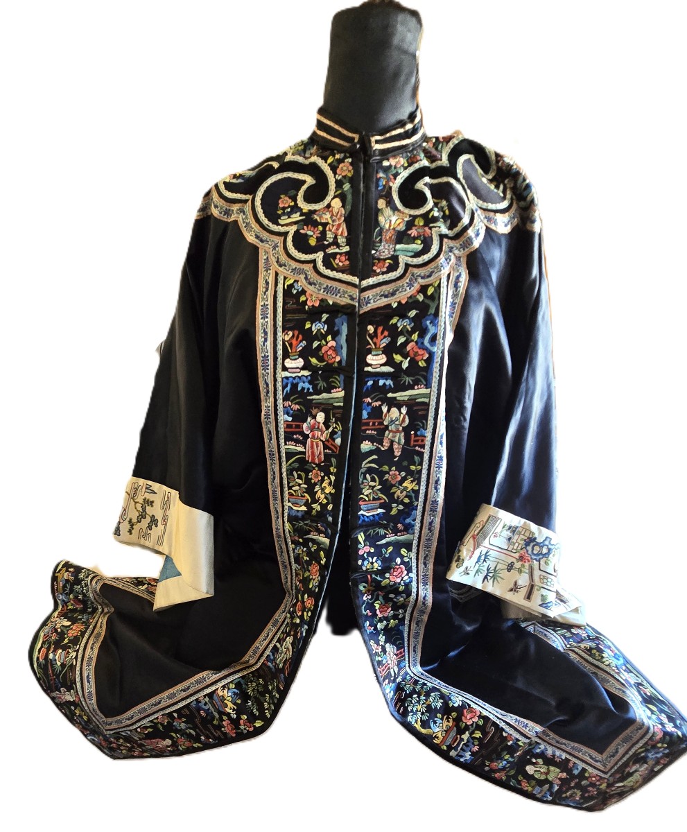 Antique Manchu Silk Embroidered Jacket, China, Qing Dynasty (late 19th – Early 20th Century)-photo-3