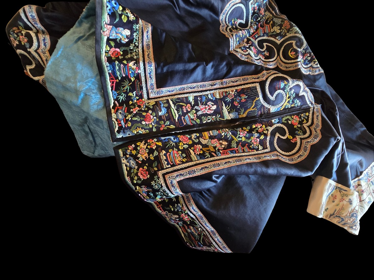 Antique Manchu Silk Embroidered Jacket, China, Qing Dynasty (late 19th – Early 20th Century)-photo-3