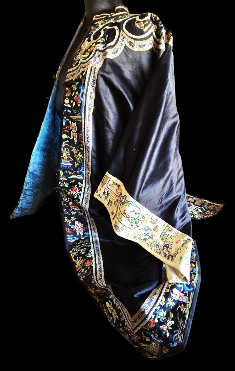 Antique Manchu Silk Embroidered Jacket, China, Qing Dynasty (late 19th – Early 20th Century)