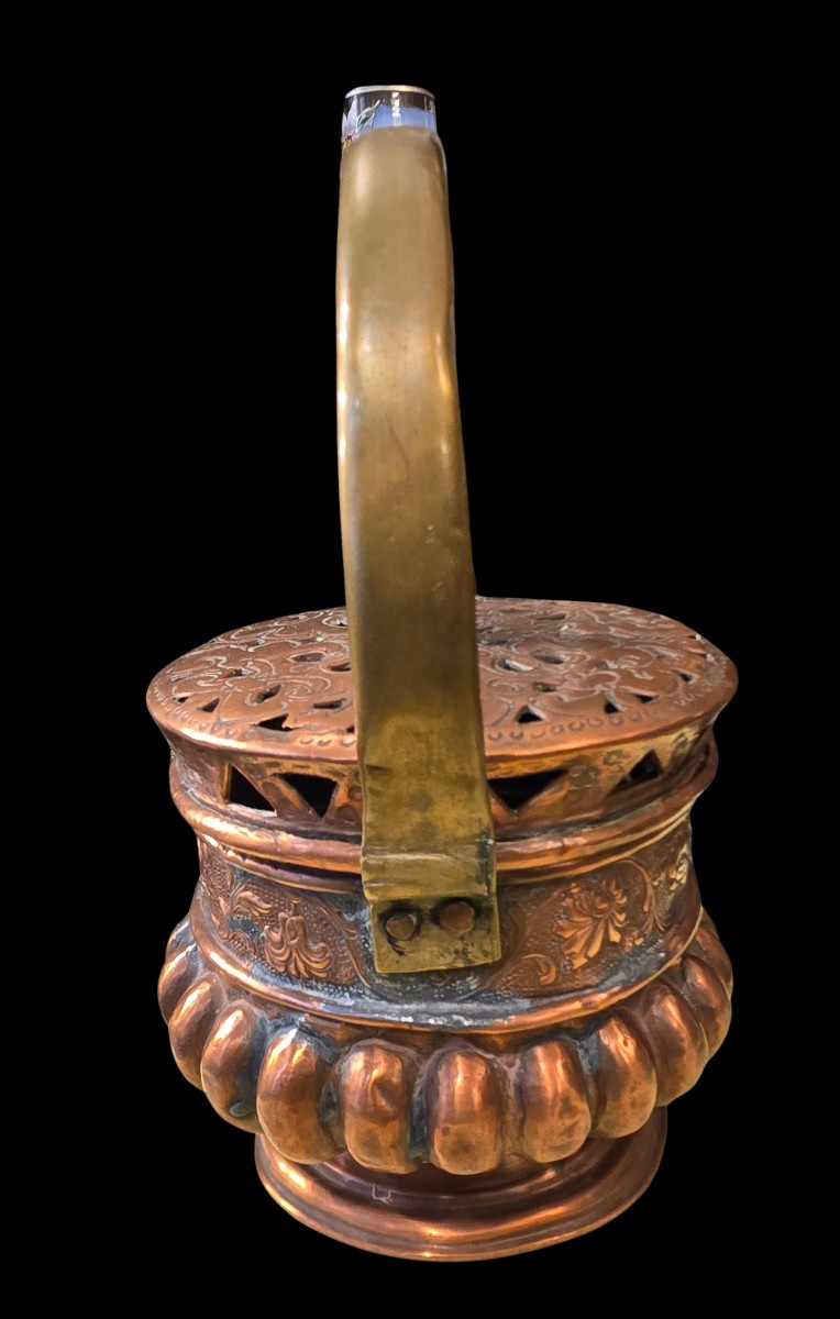 Ancien brasero portatif chauferette en cuivre repoussé XIX ème siècle-photo-2