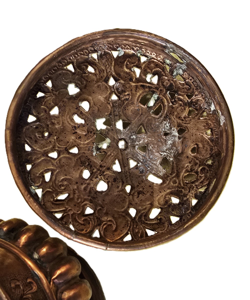 Ancien brasero portatif chauferette en cuivre repoussé XIX ème siècle-photo-1