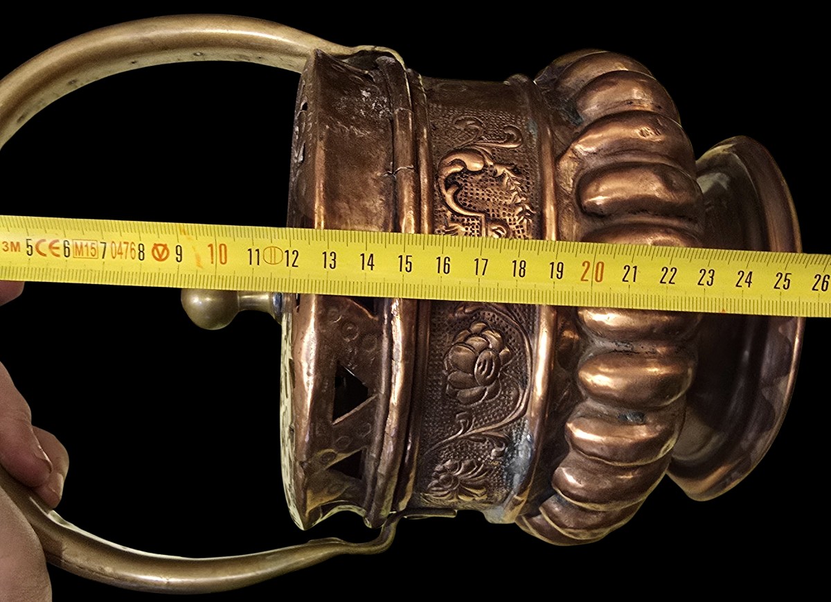 Ancien brasero portatif chauferette en cuivre repoussé XIX ème siècle-photo-5