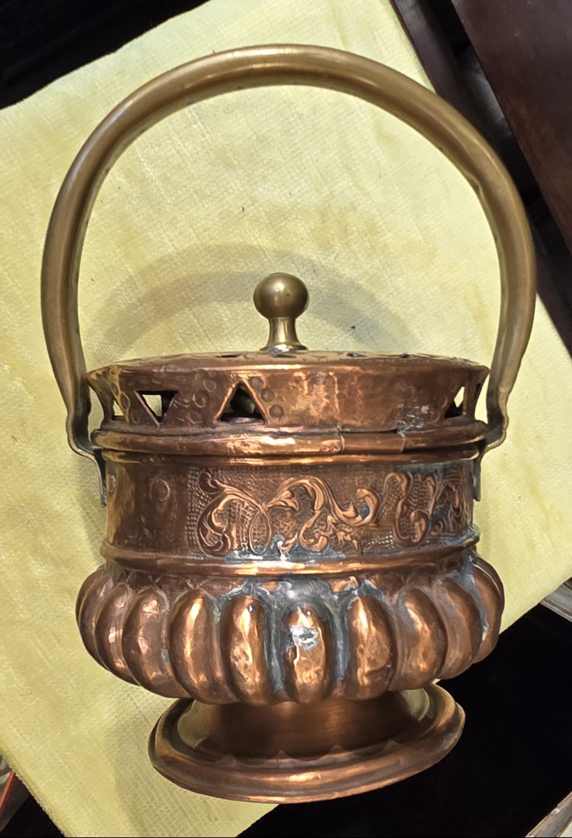 Ancien brasero portatif chauferette en cuivre repoussé XIX ème siècle-photo-7