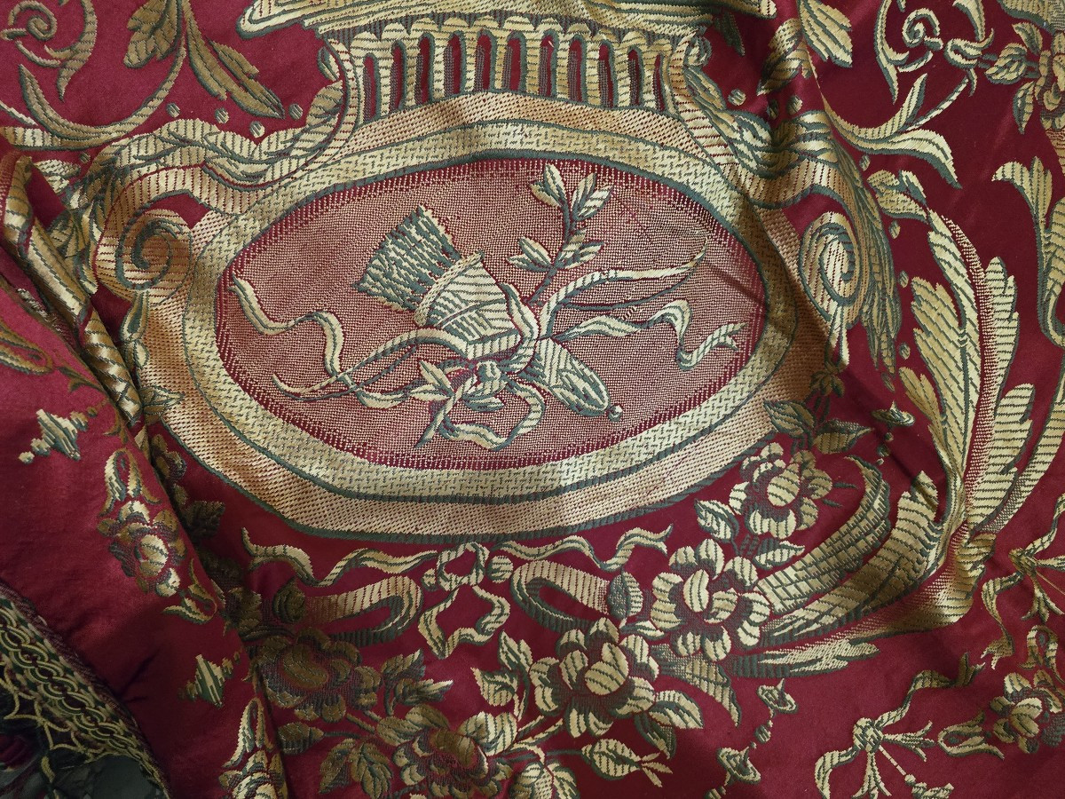Antique Double Bedspread Made Of San Leucio Silk Damask-photo-1