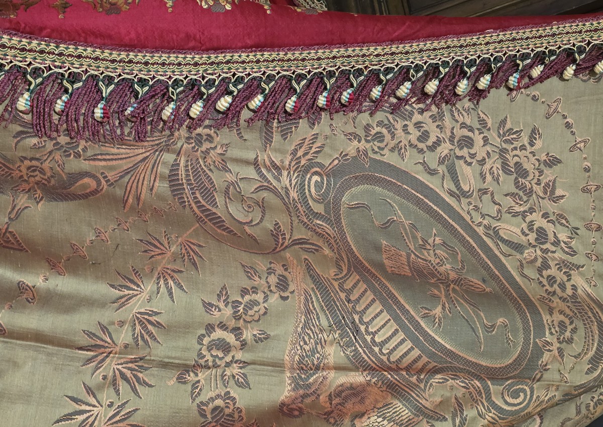 Antique Double Bedspread Made Of San Leucio Silk Damask-photo-4