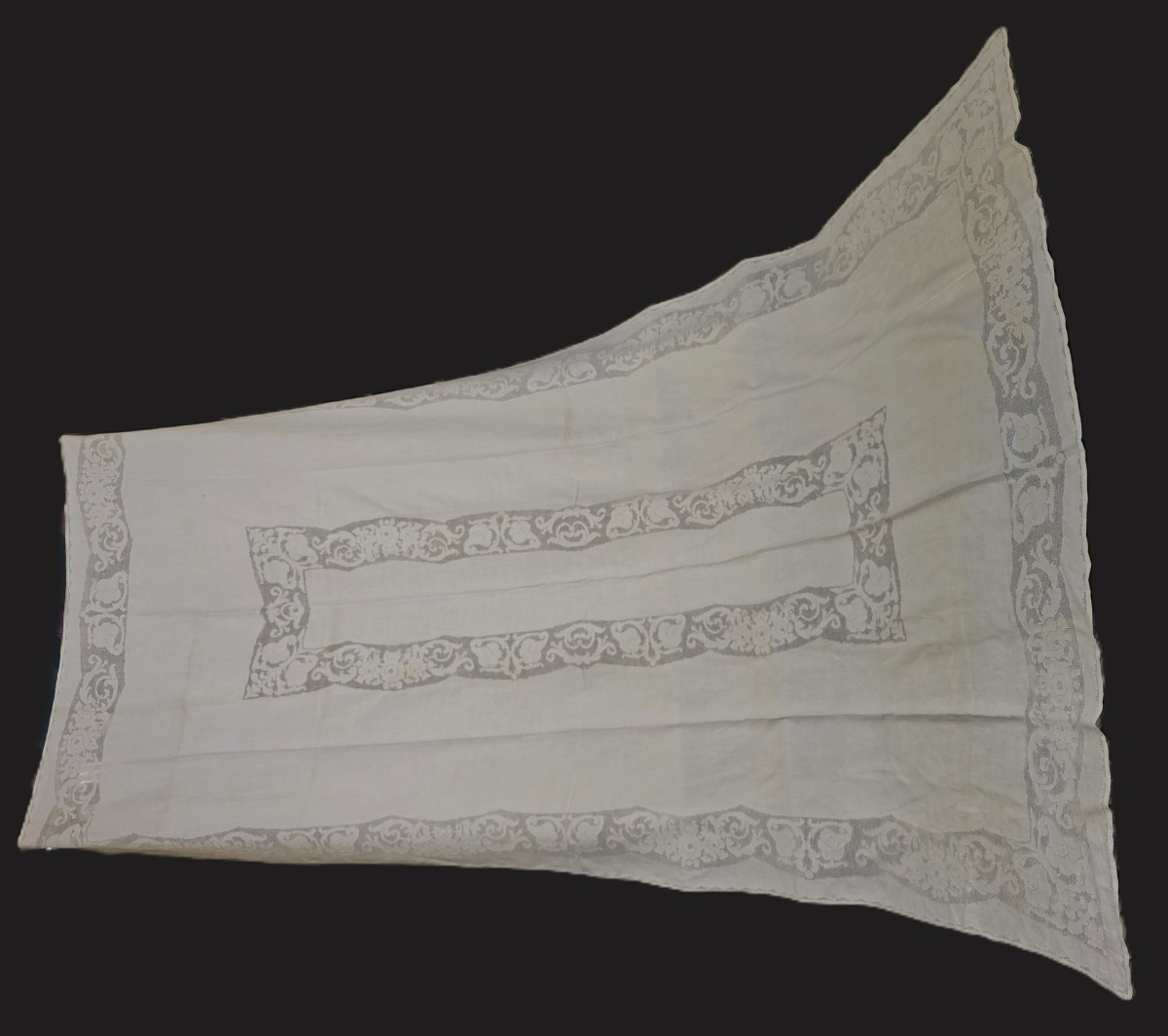 Antique Linen Tablecloth Embroidered In Drawn Thread Work-photo-2