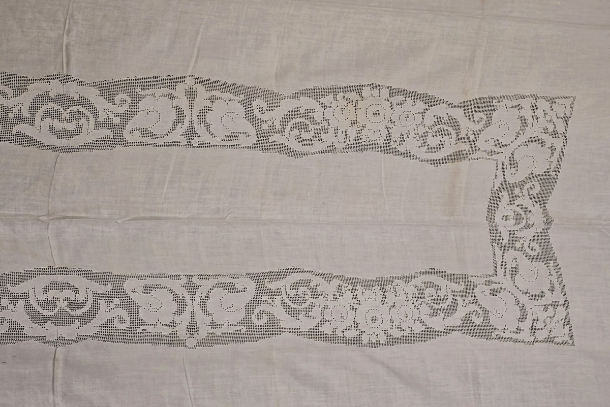 Antique Linen Tablecloth Embroidered In Drawn Thread Work-photo-3