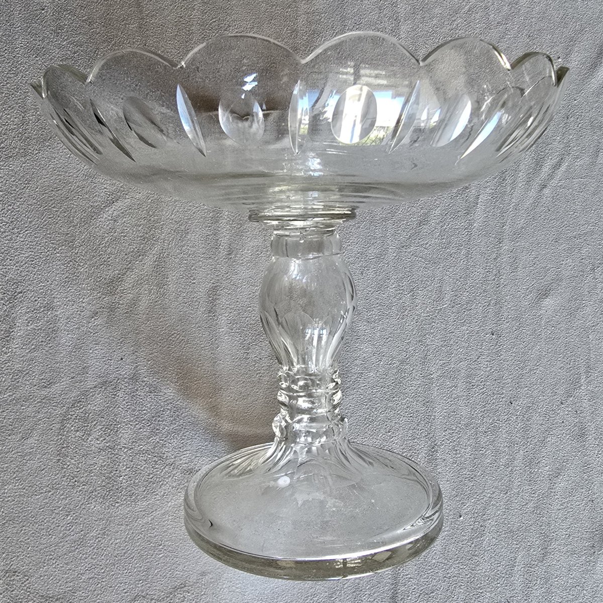 Ancienne coupe sur pied en cristal soufflé et taillé, fin XIXᵉ – début XXᵉ siècle-photo-2