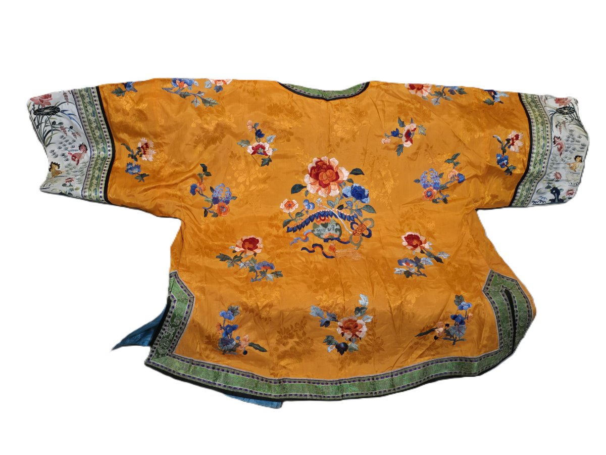 Traditional Chinese Silk Embroidered Clothing Sets, Early 20th Century-photo-4